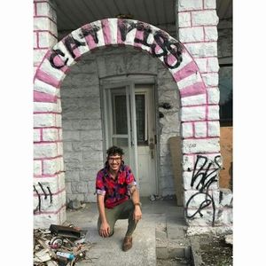 Meet your Posher, Dustin